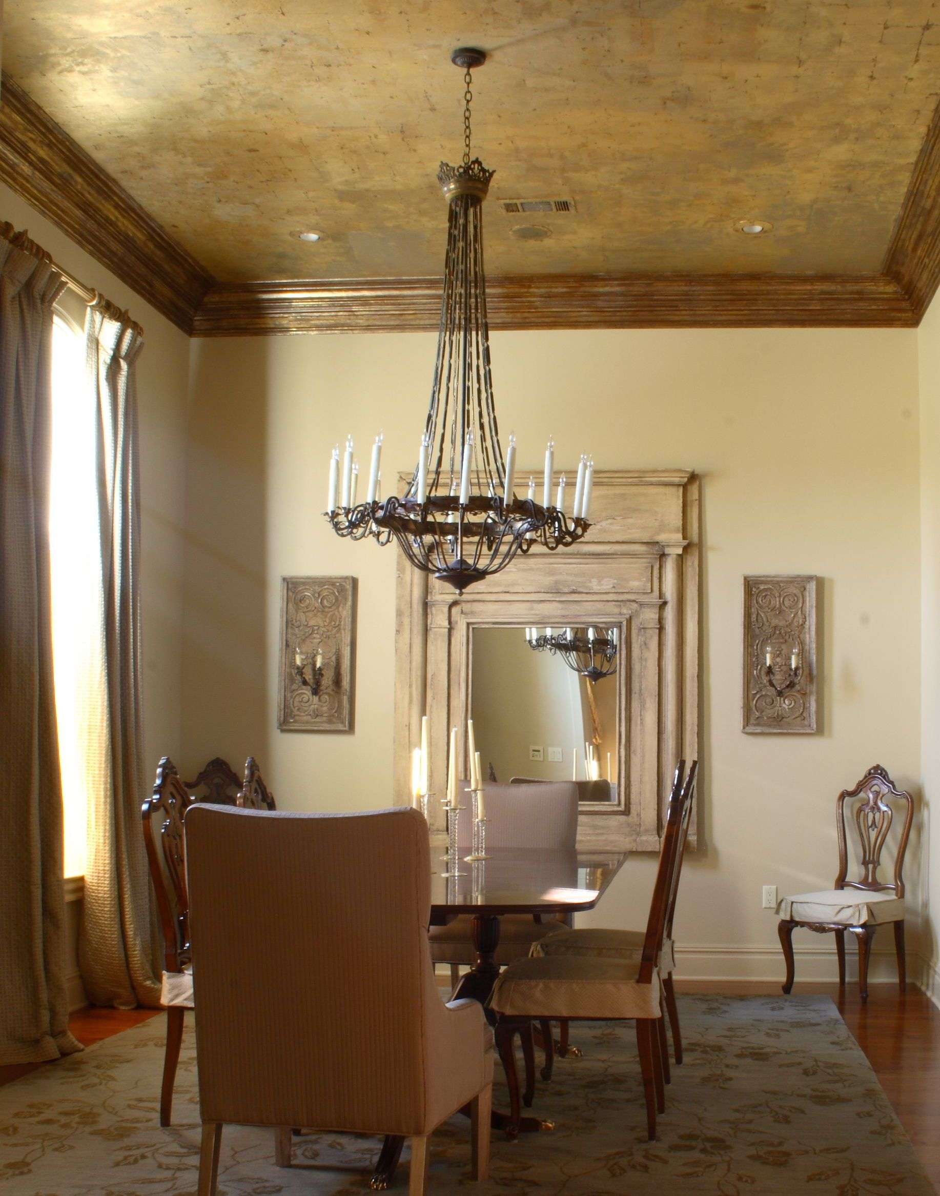Стельові багети (45 фото): витончений декор кімнати без особливих зусиль