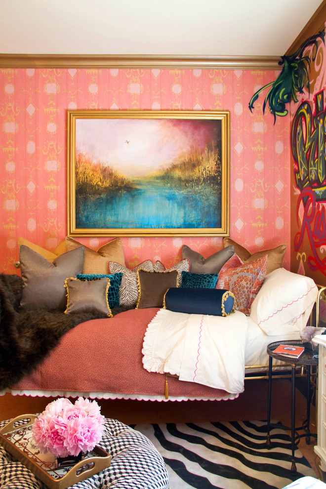 Фуксія, фрез і суничний: 70+ трендових кольорів шпалер у рожевій гаммі