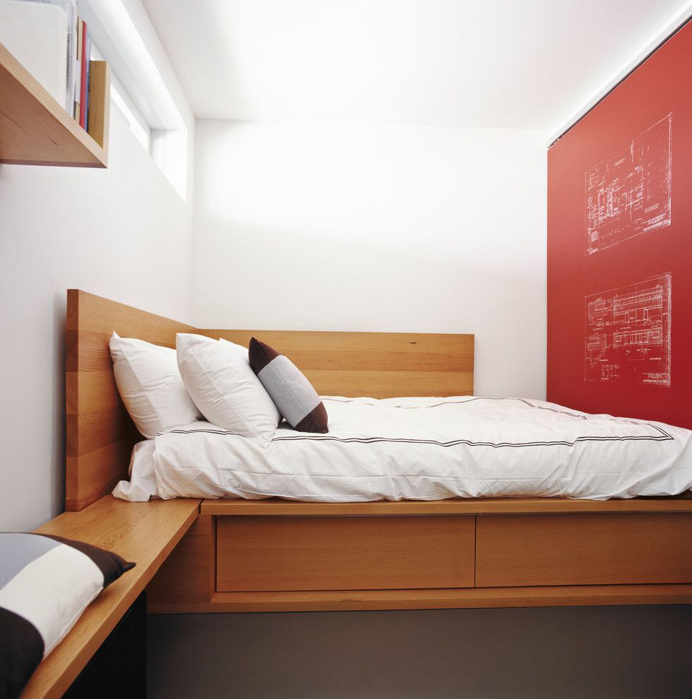 Ліжка з шухлядами для білизни: як вибрати максимально функціональне спальне місце?