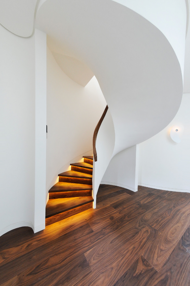 Оздоблення сходів в приватному будинку: 60+ розкішних ідей декору, покриттів і облицювання