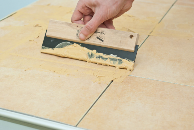 Плитка на підлогу для кухні: розбираємося в типах, матеріалах і укладанні