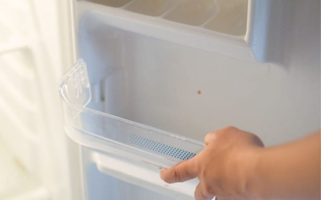 Як швидко розморозити холодильник: ефективні способи, лайфхаки та поради