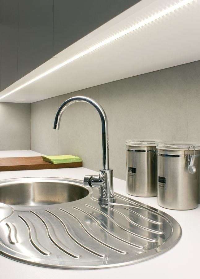 Світлодіодні світильники для кухні (49 фото): яскраво і функціонально